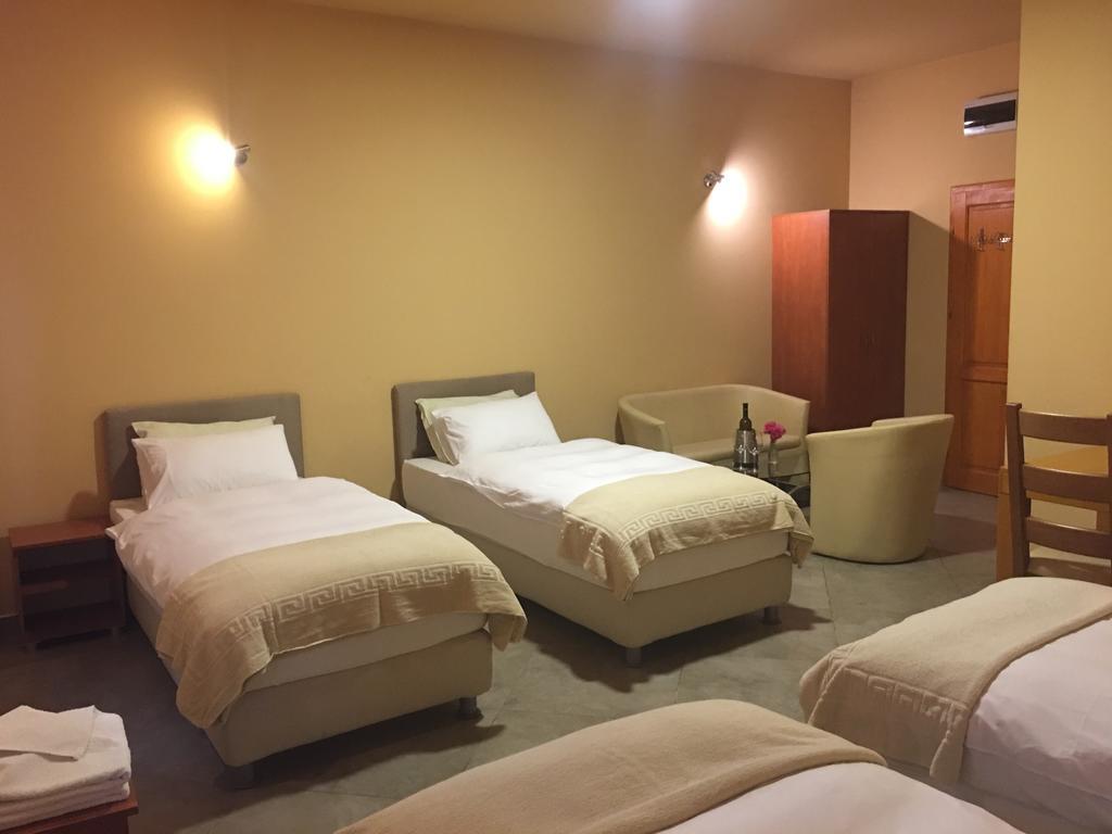 Hotel Portal Скоп'є Екстер'єр фото